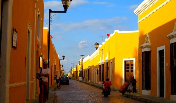 Calles de Izamal Pueblo mágico en Yucatán