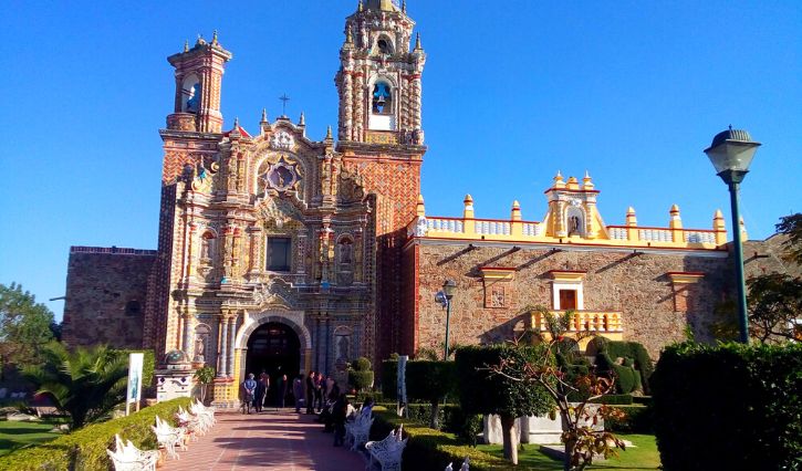 Iglesia de San Francisco Acatepec en Puebla
