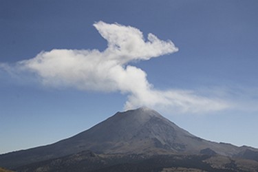 Volcan a lado del Popocatepetl en Mexico
