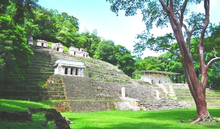 Ciudad maya ubicada en la selva lacandona de Chiapas