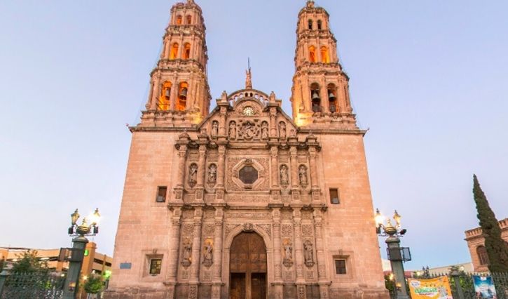 Vista de la fachada de la catedral de Chihuahua