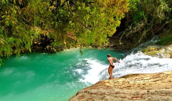 Bañandose en La laguna encantada de Santiago Apoala