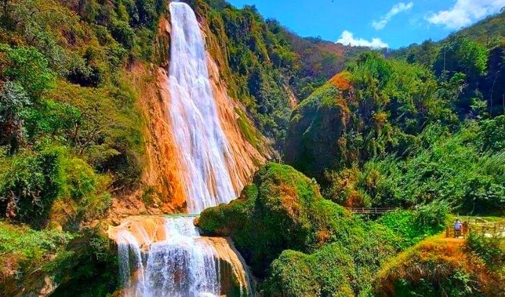 Vista de las cascadas Velo de Novia