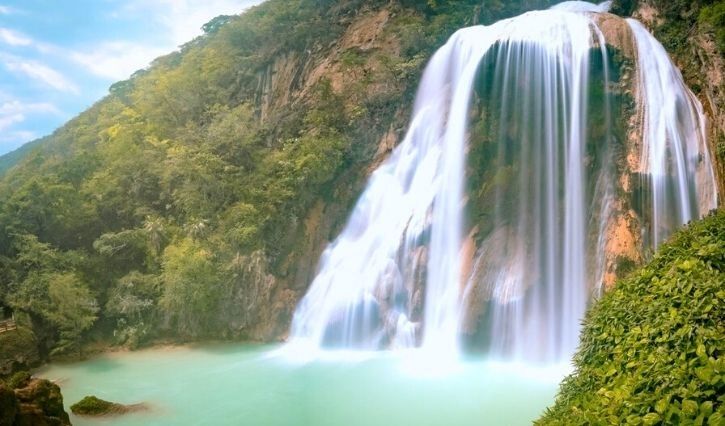 Cascada arcoiris en el Chiflón