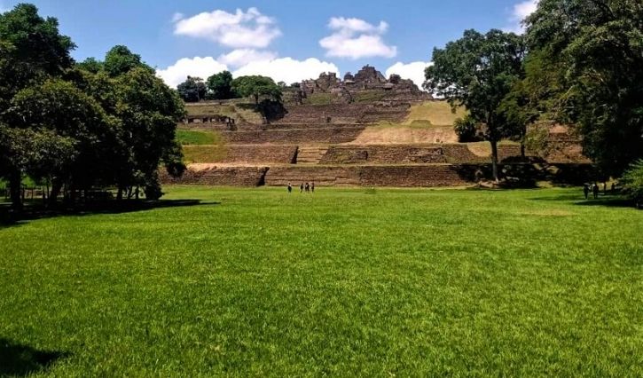 Toniná, casa de piedra
